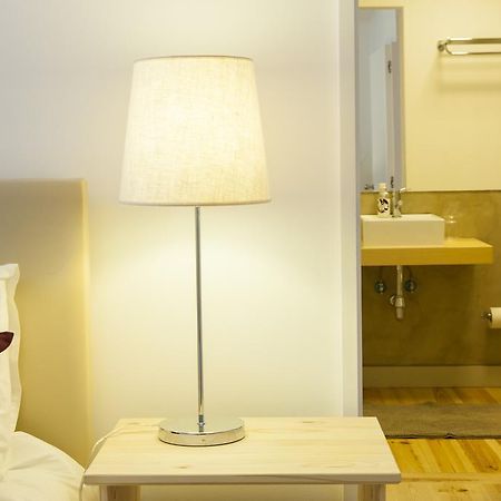Joivy Cosy 1-Bed Flat With Workspace In Santa Catarina, Moments From Luis De Camoes Sq Lisboa Oda fotoğraf