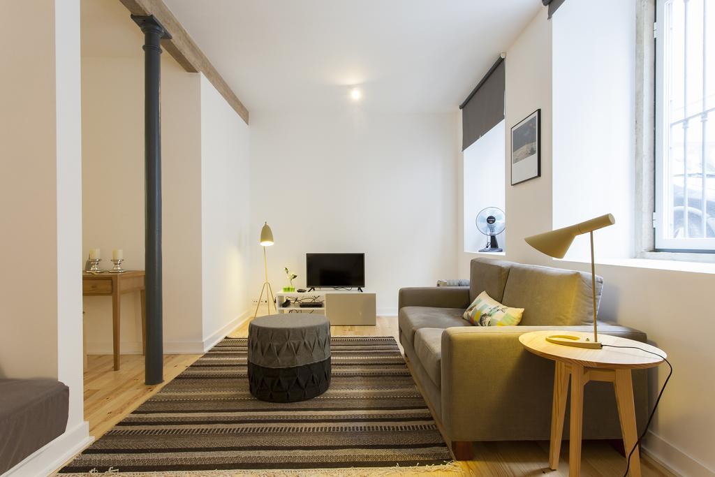Joivy Cosy 1-Bed Flat With Workspace In Santa Catarina, Moments From Luis De Camoes Sq Lisboa Oda fotoğraf