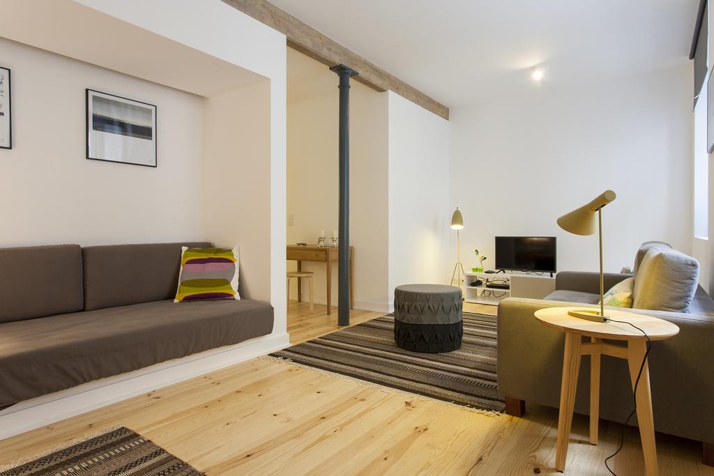 Joivy Cosy 1-Bed Flat With Workspace In Santa Catarina, Moments From Luis De Camoes Sq Lisboa Oda fotoğraf