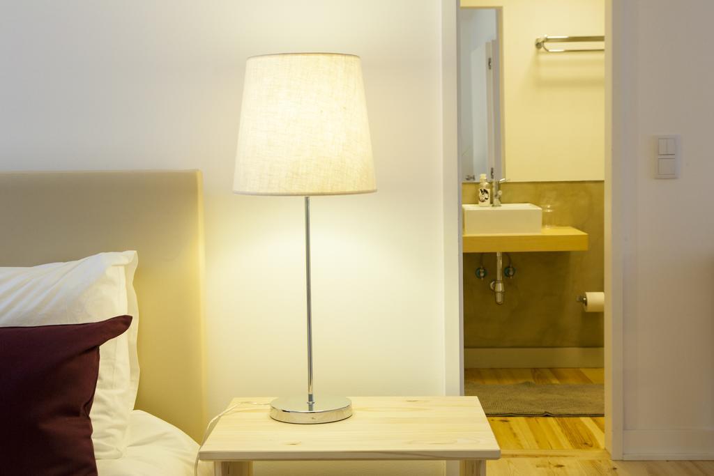 Joivy Cosy 1-Bed Flat With Workspace In Santa Catarina, Moments From Luis De Camoes Sq Lisboa Oda fotoğraf