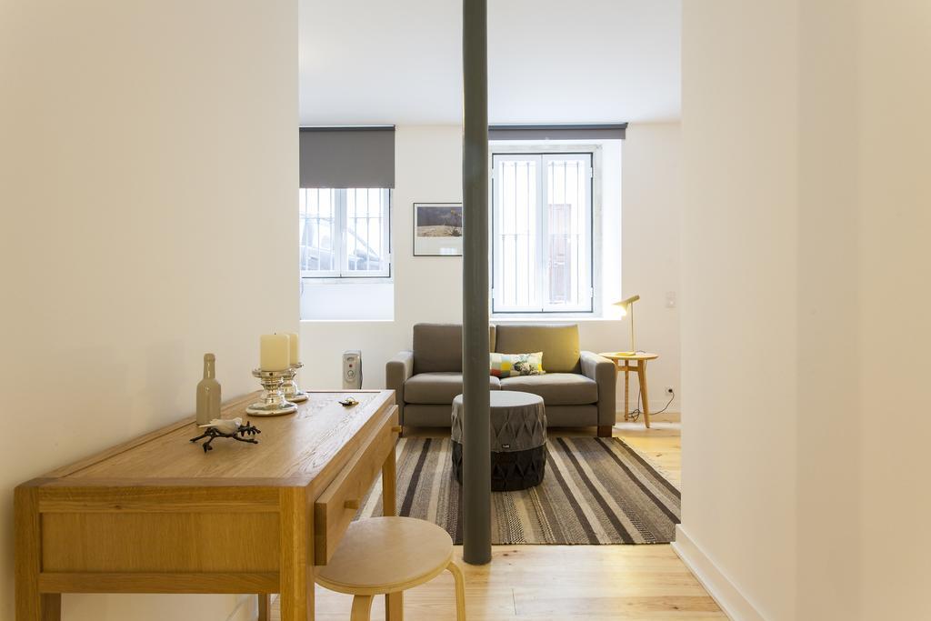 Joivy Cosy 1-Bed Flat With Workspace In Santa Catarina, Moments From Luis De Camoes Sq Lisboa Oda fotoğraf