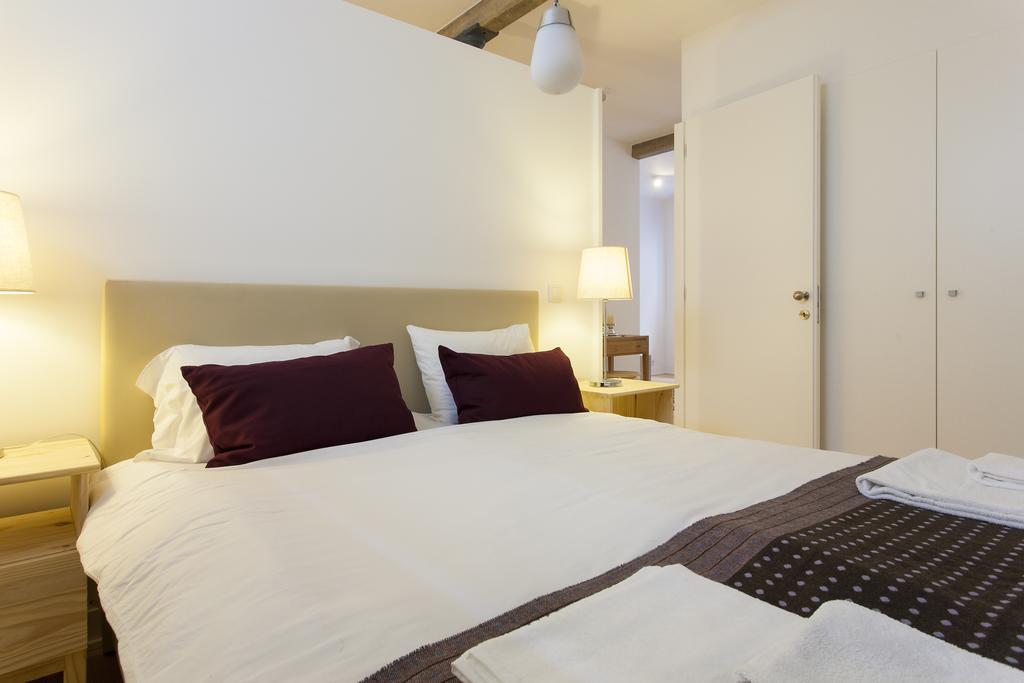 Joivy Cosy 1-Bed Flat With Workspace In Santa Catarina, Moments From Luis De Camoes Sq Lisboa Oda fotoğraf