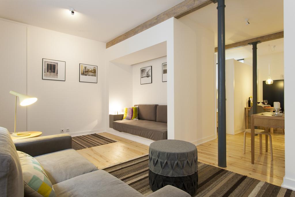 Joivy Cosy 1-Bed Flat With Workspace In Santa Catarina, Moments From Luis De Camoes Sq Lisboa Oda fotoğraf